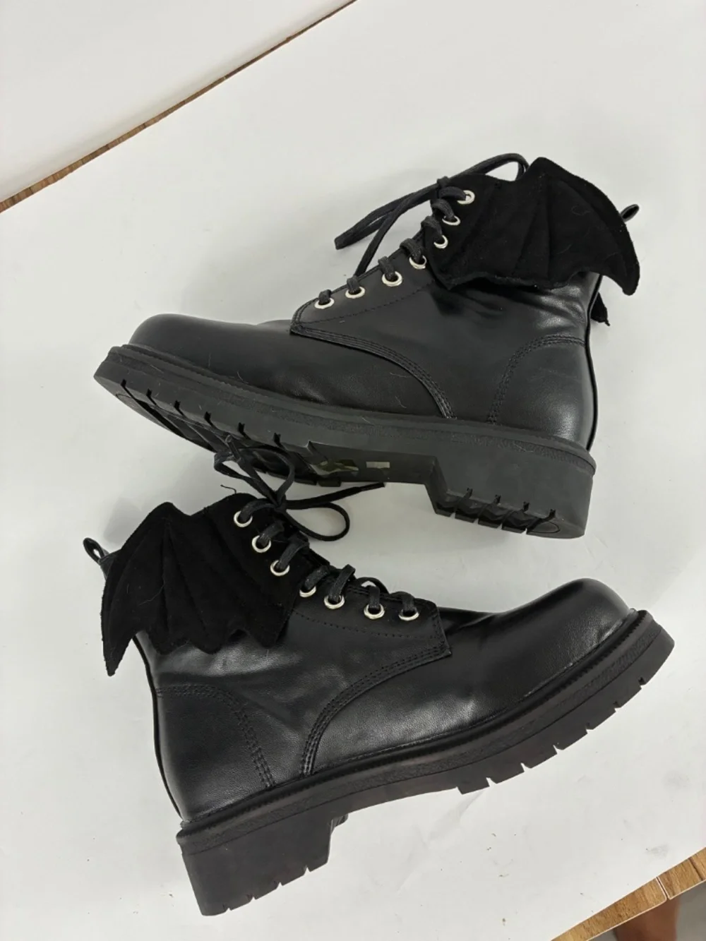 Bat Wing Combat Boots NEW 3.5 Black Lace-Up Lug Sole Ankle Smooth Vegan Leather